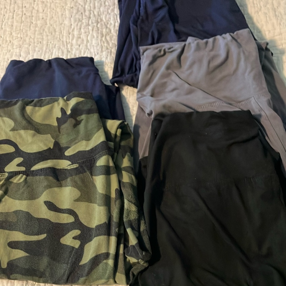 Assorted Leggings Bundle - Camouflage, Black, Gray, and Navy